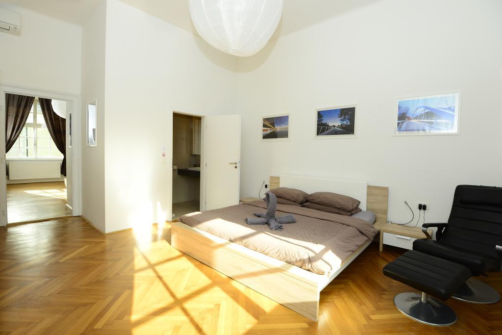 Galeria Rooms ليوبليانا الغرفة الصورة